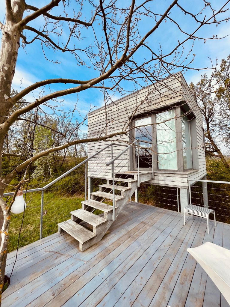 Fotografia delle case sull'albero nell'eco-bio agriturismo La Bella Vite a Carpeneto in provincia di alessandria