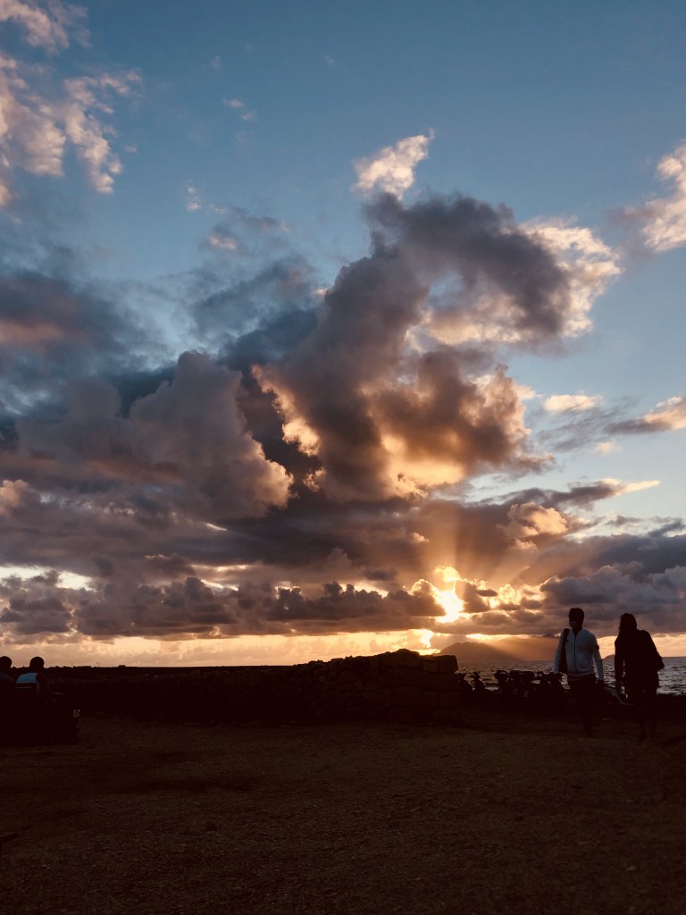 fotografia del tramonto visto da a' leva a favignana