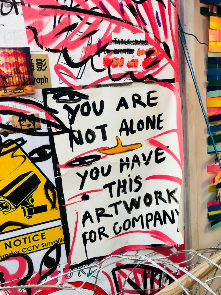 Fotografia di opere alla casa degli artisti a parigi in rue de turbigo 57