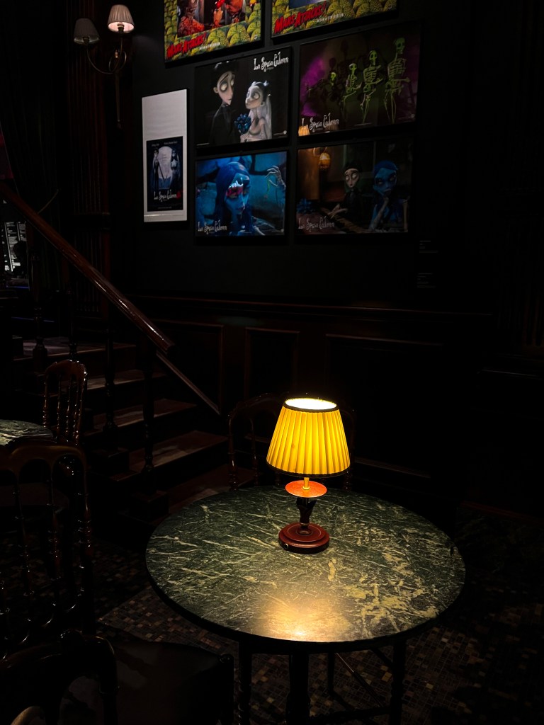 Fotografia del museo del cinema di Torino durante la mostra di Tim Burton