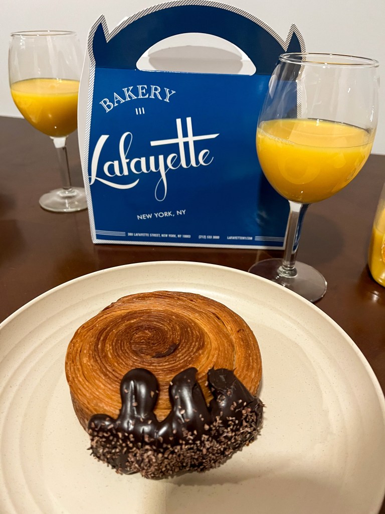 Pain au chocolat di La Fayette a New York